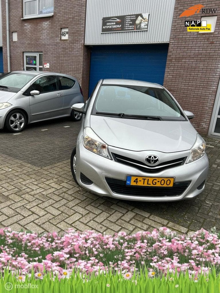 Toyota Yaris 1.0 VVT-i Now, Auto's, Euro 5, Gebruikt, Origineel Nederlands, Bedrijf