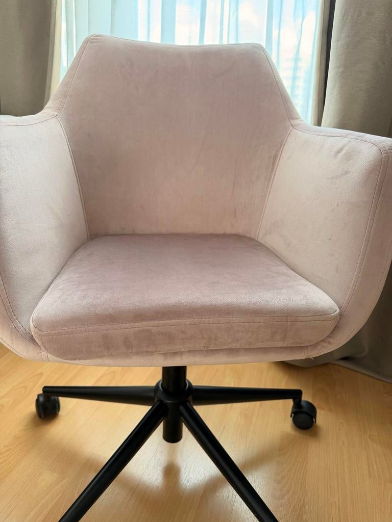 Roze Velvet Bureaustoel - Comfortabel en verstelbaar, Huis en Inrichting, Bureaustoelen, Ophalen, Zo goed als nieuw, Roze, Bureaustoel