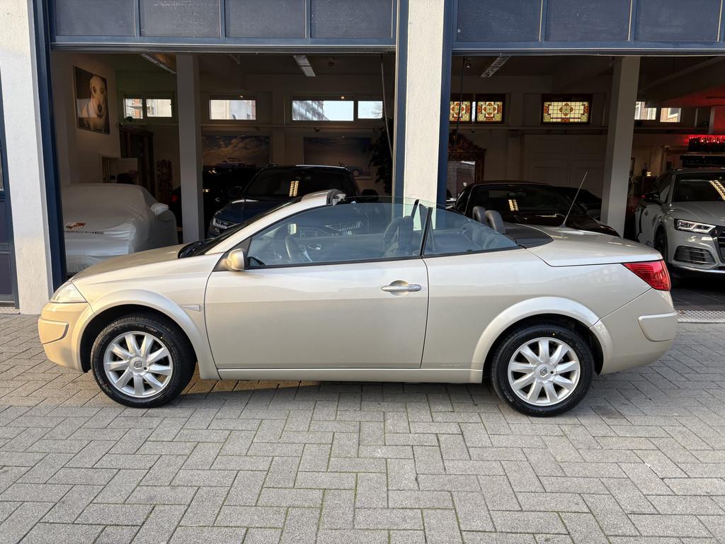 Renault Mégane Coupé-Cabriolet 1.6-16V Tech Line NL AUTO/N, Voorwielaandrijving, Gebruikt, 1295 kg, 4 cilinders