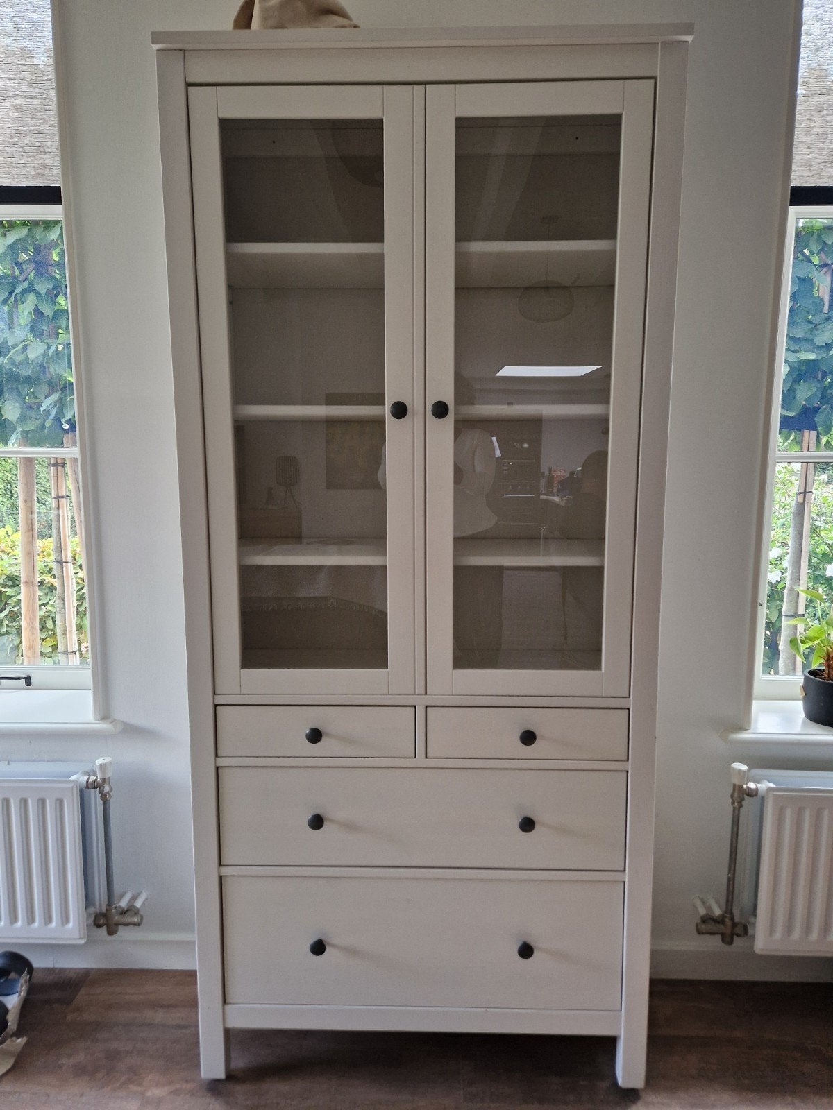 Hemnes Ikea witte vitrinekast, Huis en Inrichting, Ophalen, Gebruikt, Met lade(s), 50 tot 100 cm