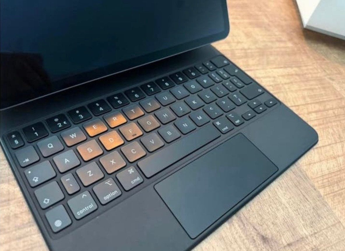Apple iPad Pro 11 inch (2021) 128GB Wi-Fi + Magic Keyboard, Computers en Software, Apple iPads, Ophalen, 11 inch, Zo goed als nieuw