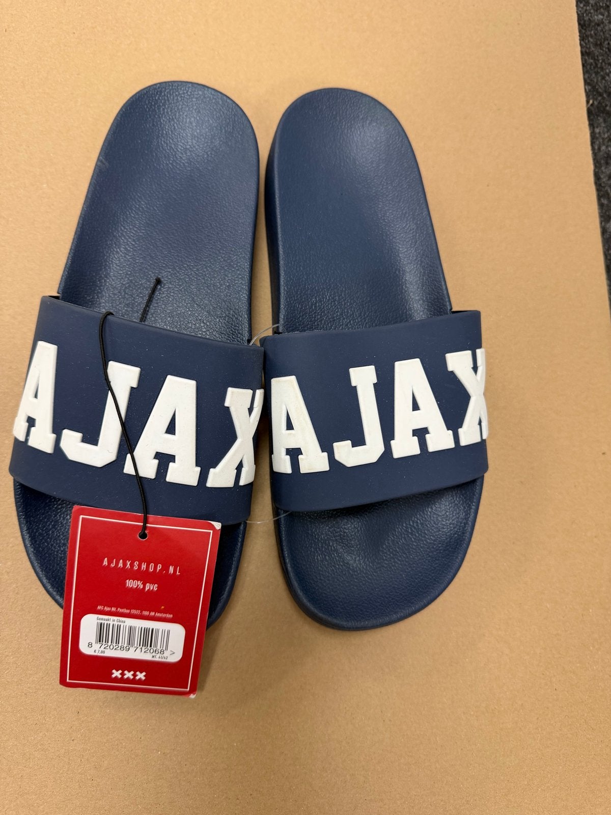 Nieuwe Ajax slippers - Maat 41/42, Kleding | Dames, Ophalen of Verzenden, Nieuw, Blauw, Slippers