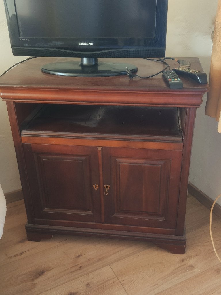 Gratis eiken tv kast. Met schuiflade en onder ruimte, Ophalen, Gebruikt, 100 tot 150 cm, Eikenhout