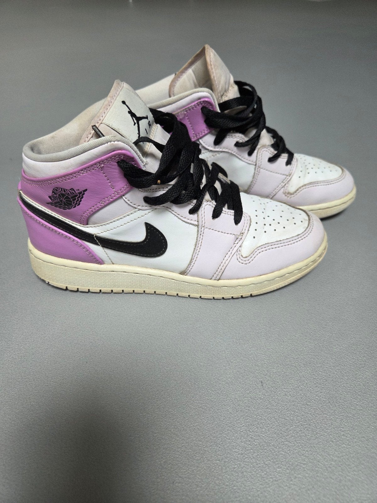 Nike Air Jordan 1 Mid (GS) - Kindersneakers maat 36,,5, Gebruikt, Meisje, Sportschoenen, Ophalen of Verzenden
