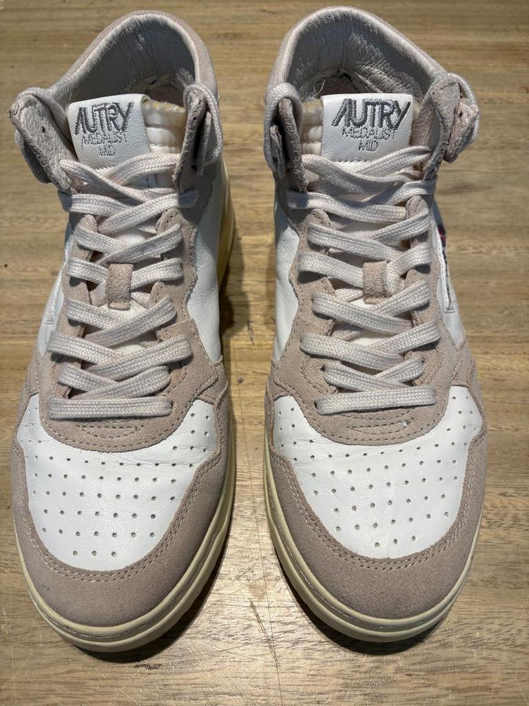 Autry Medalist Mid Sneakers - Wit/Beige, Kleding | Heren, Schoenen, Gedragen, Sneakers of Gympen, Wit, Ophalen of Verzenden
