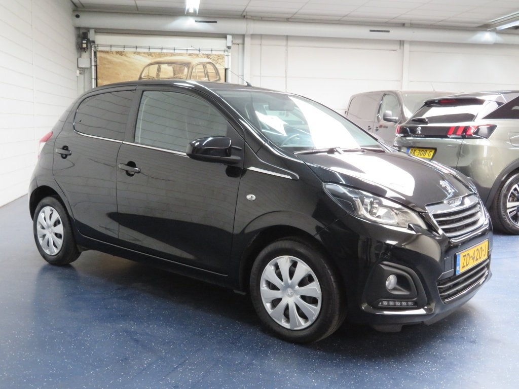 Peugeot 108 Automaat 1.0 e-VTi Active (bj 2019), Auto's, Gebruikt, Euro 6, 4 stoelen, Zwart