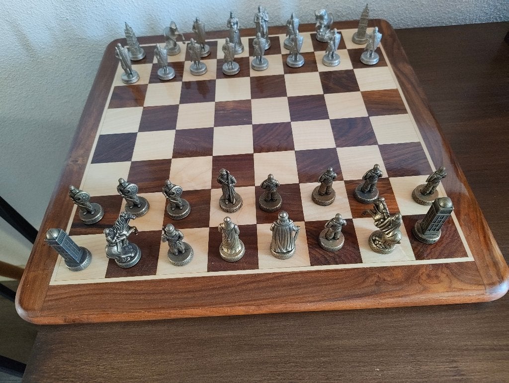 Handgemaakt Sheeshamhouten Schaakbord, Een of twee spelers, Ophalen of Verzenden, Zo goed als nieuw