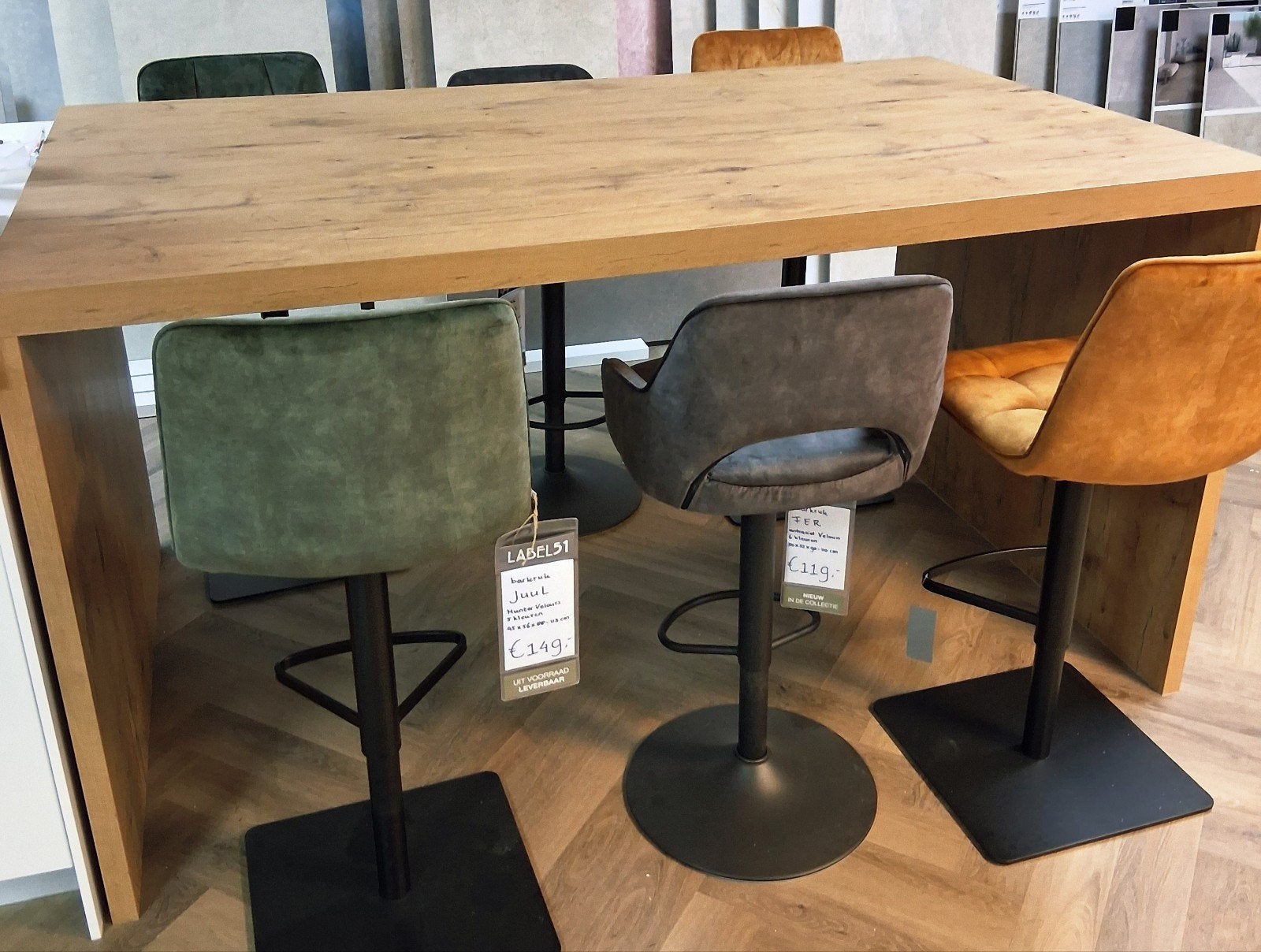 Houten bartafel - robuust en stijlvol, Ophalen, Zo goed als nieuw