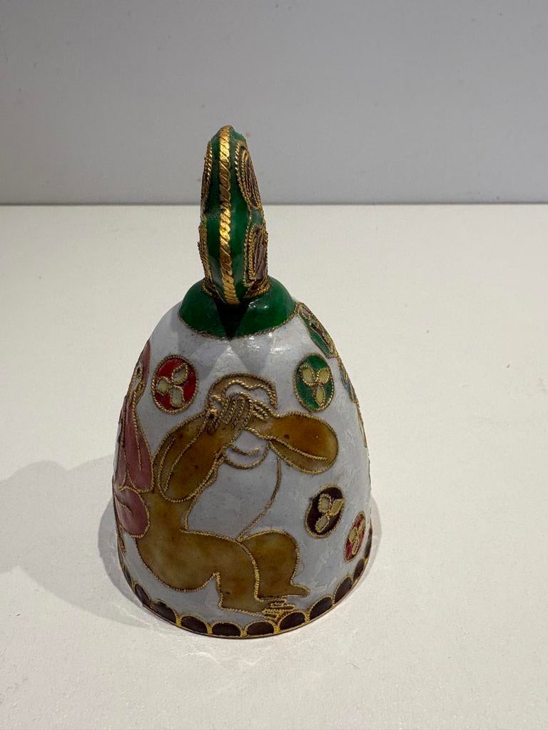 Chinese Cloisonné Bel met Apenmotief - 9 cm hoog, Antiek en Kunst, Antiek | Emaille, Ophalen of Verzenden