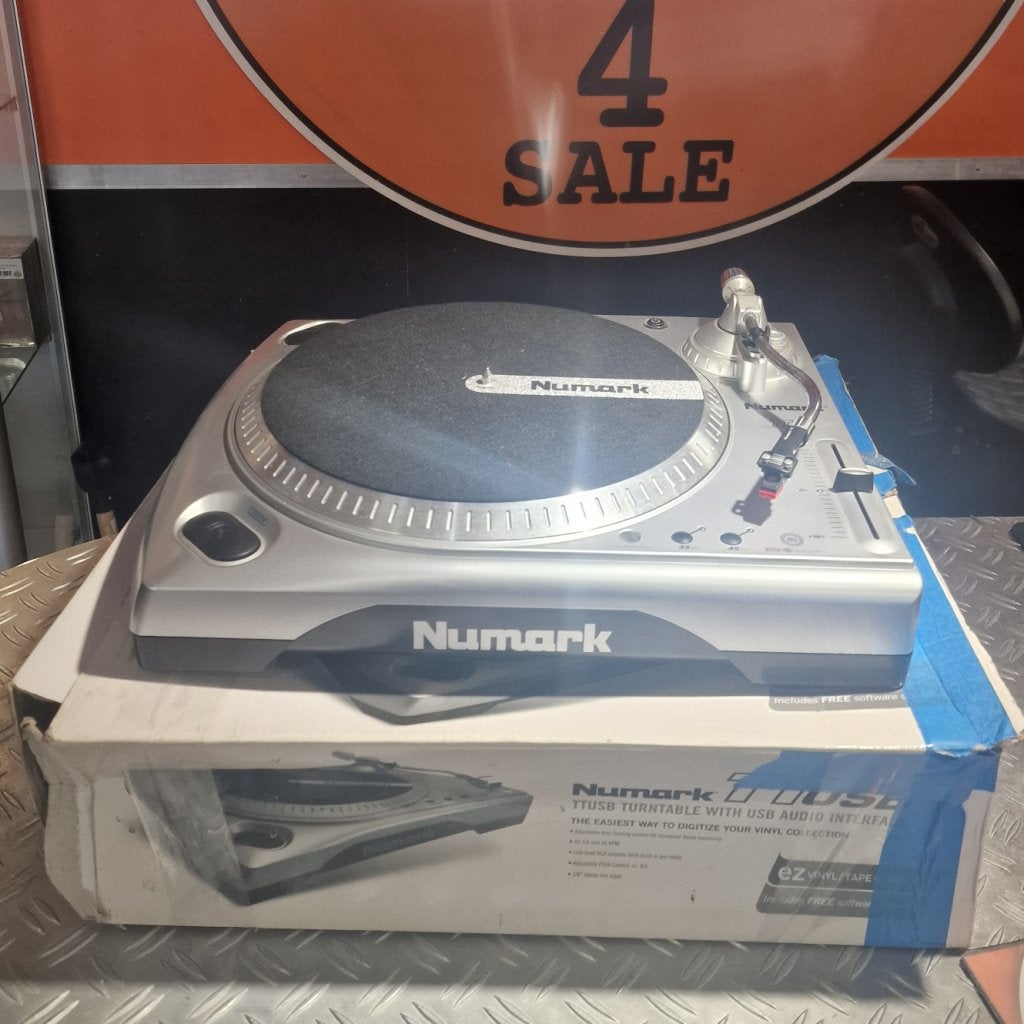 Numark TT USB Draaitafel Met USB Audio | Nette staat, Numark, Zo goed als nieuw, Support@numark.com, Numark Industries
200 Scenic View Drive
Cumberland, RI 02864-1813
USA
