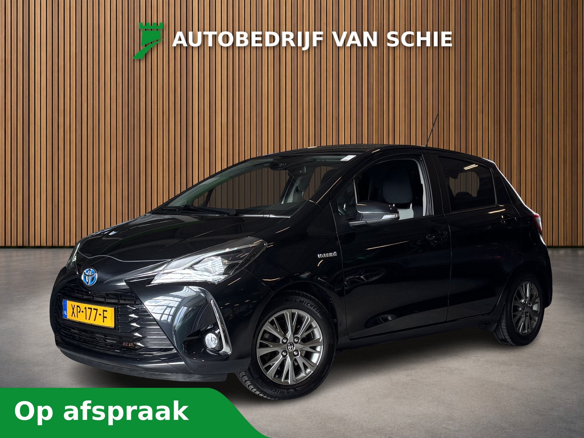 Toyota Yaris 1.5 Hybrid Dynamic 1e-Eig. & Keurig-Onderh BOVA, 12 maanden, Gebruikt, 4 cilinders, Zwart