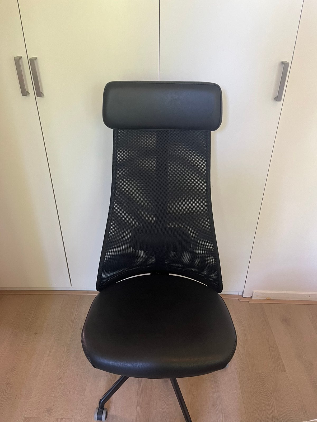 IKEA JARVFJALLET bureastoel, Huis en Inrichting, Bureaustoelen, Ophalen, Zo goed als nieuw, Zwart