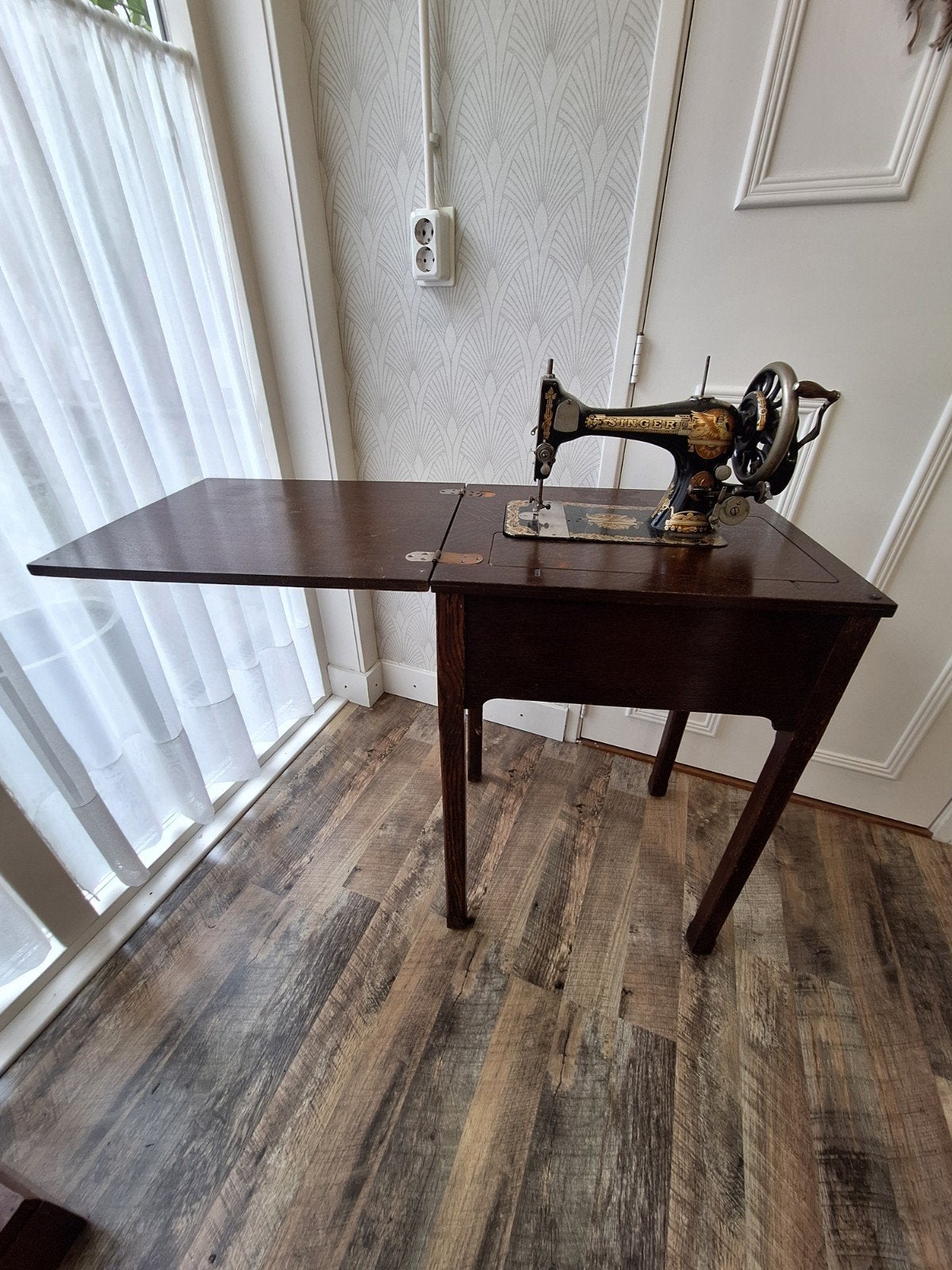 Antieke Singer naaimachine met naaitafel, Antiek en Kunst, Antiek | Naaimachines, Ophalen