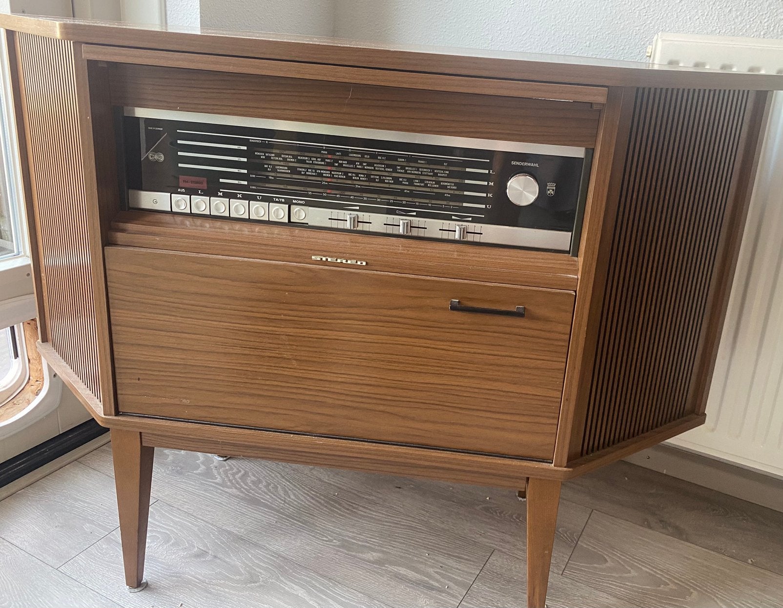 Grundig Stereo Vintage, Ophalen