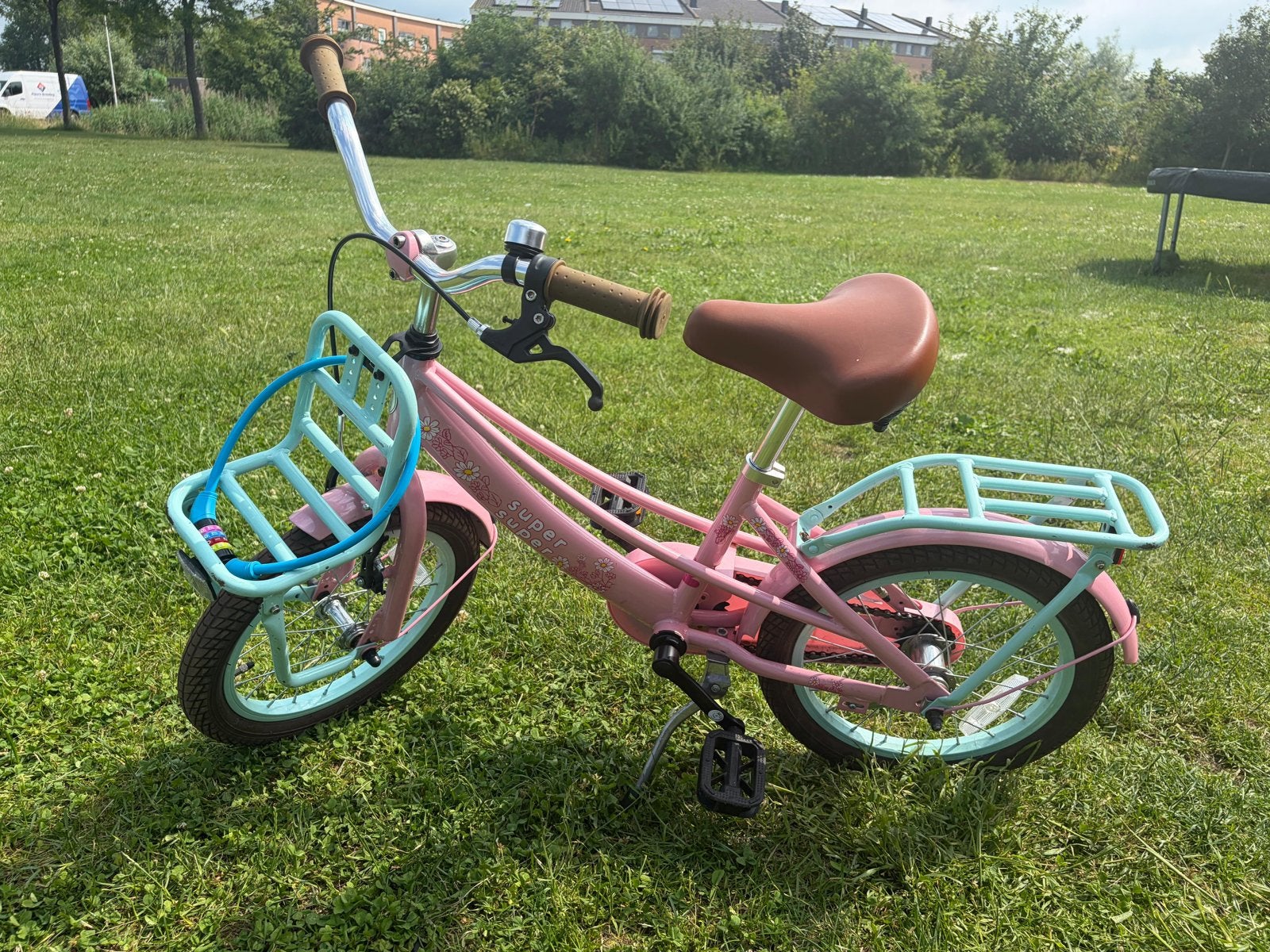 Super Super Lola kinderfiets - Roze met blauwe accenten, Ophalen of Verzenden, Gebruikt, Velgrem, 16 tot 20 inch