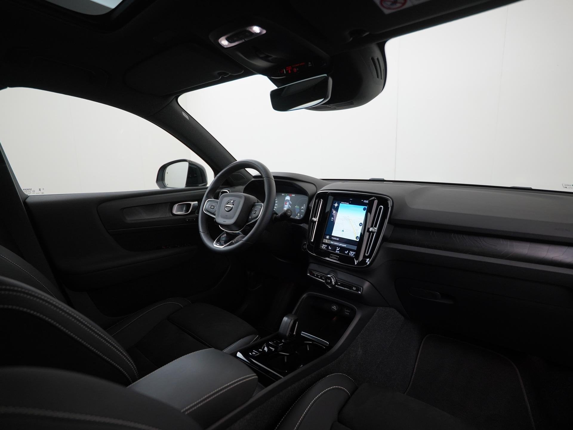 Volvo XC40 1.5 T4 Plug-in hybrid Ultimate Bright | Panoramad, Auto's, Volvo, 12 maanden, Euro 6, Leder en Stof, Zwart
