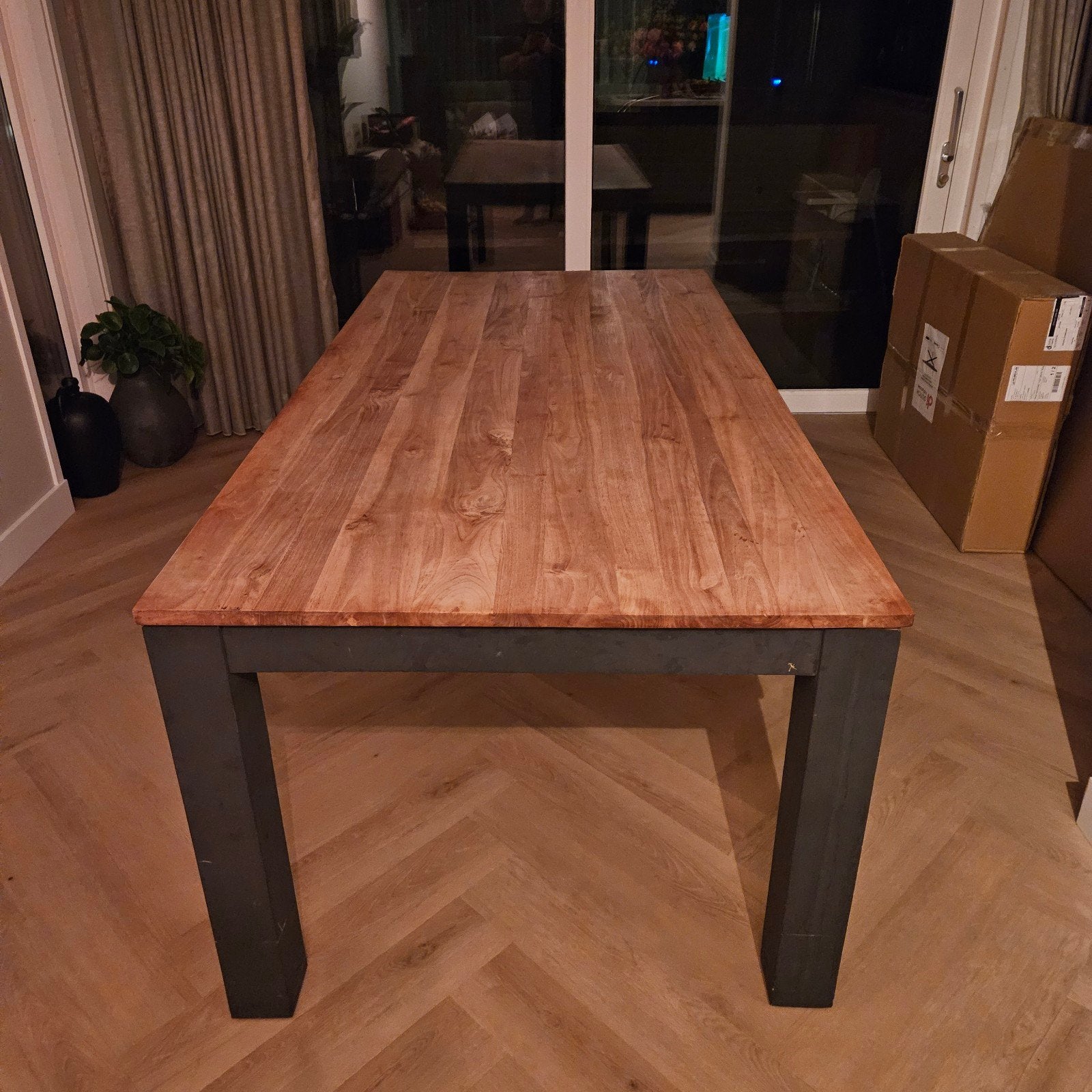 Teab eettafel van massief hout (teak), Huis en Inrichting, Gebruikt, Modern, Industrieel, 50 tot 100 cm, Vijf personen of meer