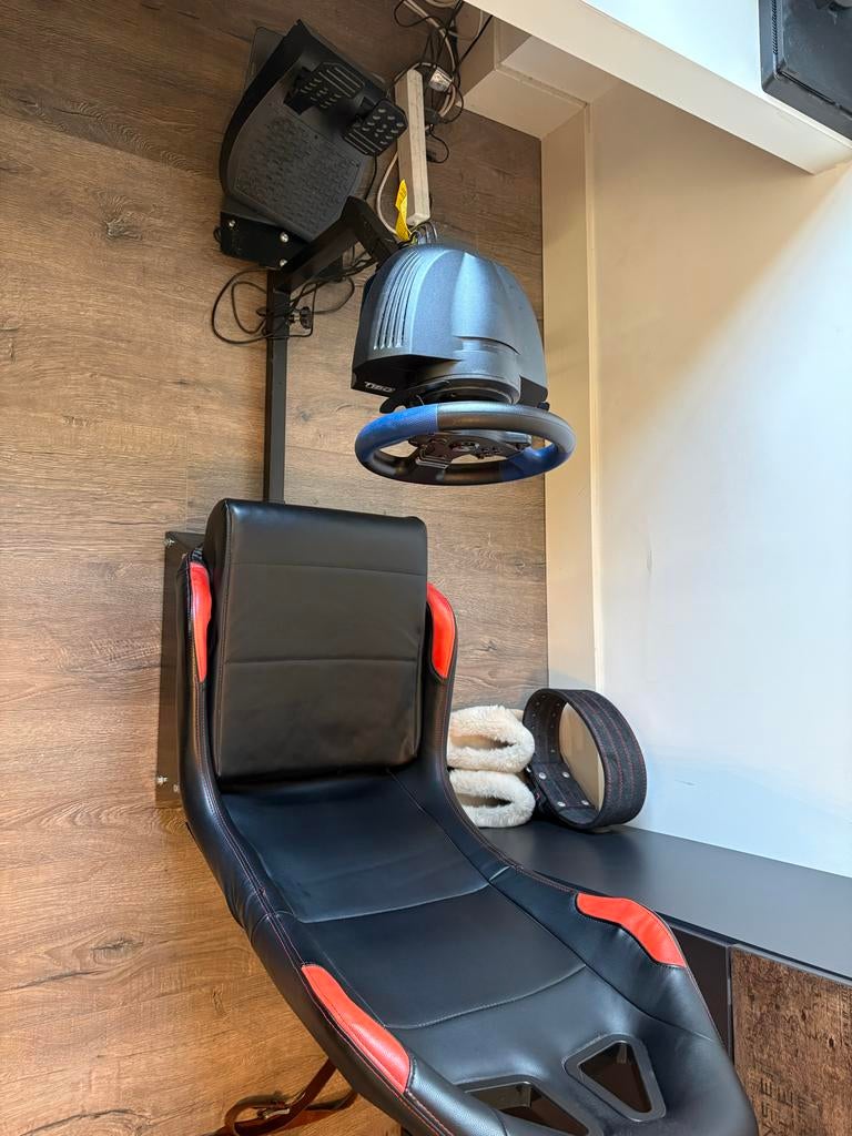 RaceStation racestoel met Thrustmaster pedalen, Spelcomputers en Games, Spelcomputers | Sony PlayStation Consoles | Accessoires