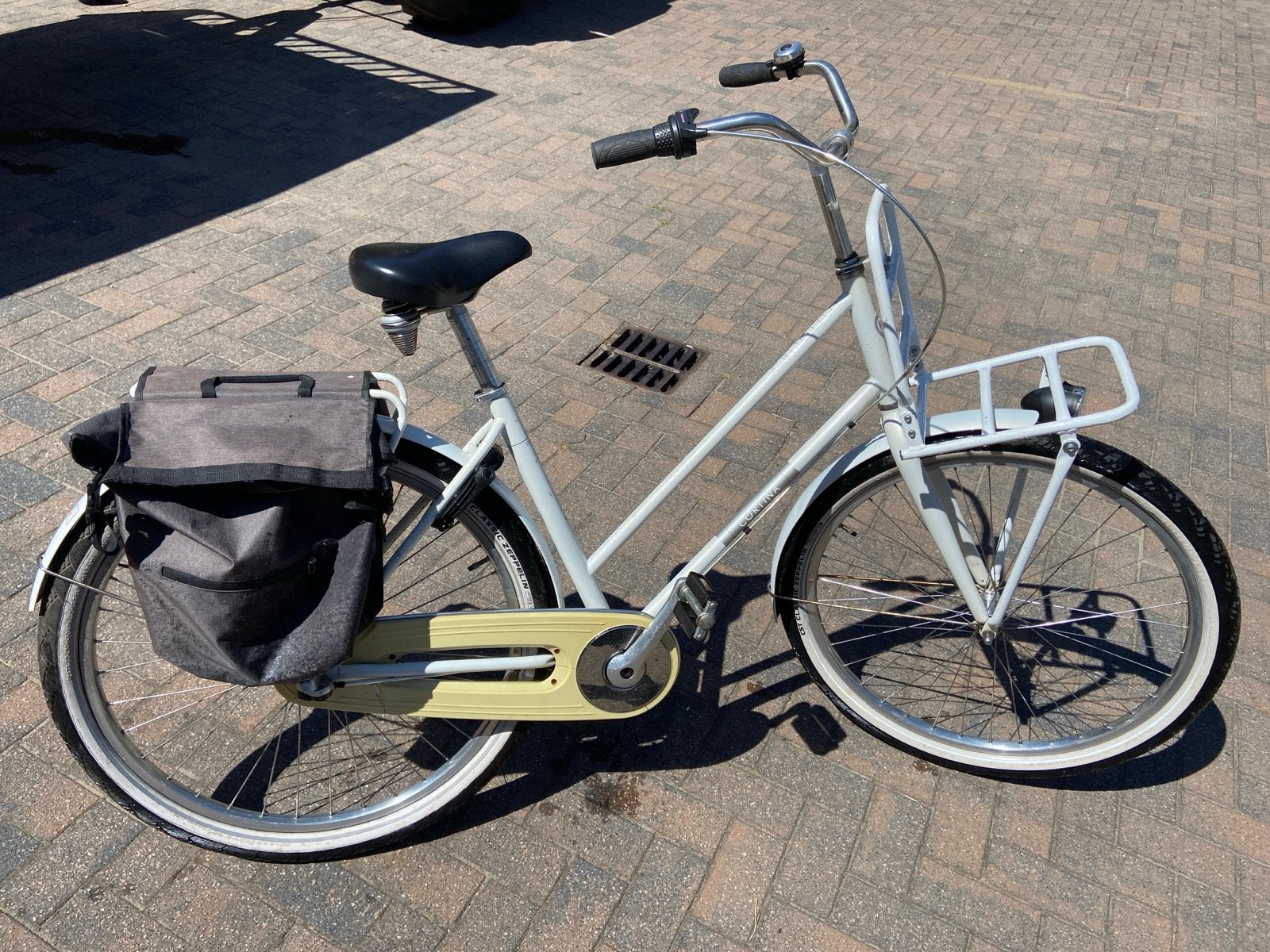 Damesfiets met voordrager en fietstassen, Velgrem, Ophalen, Overige merken, 53 tot 56 cm