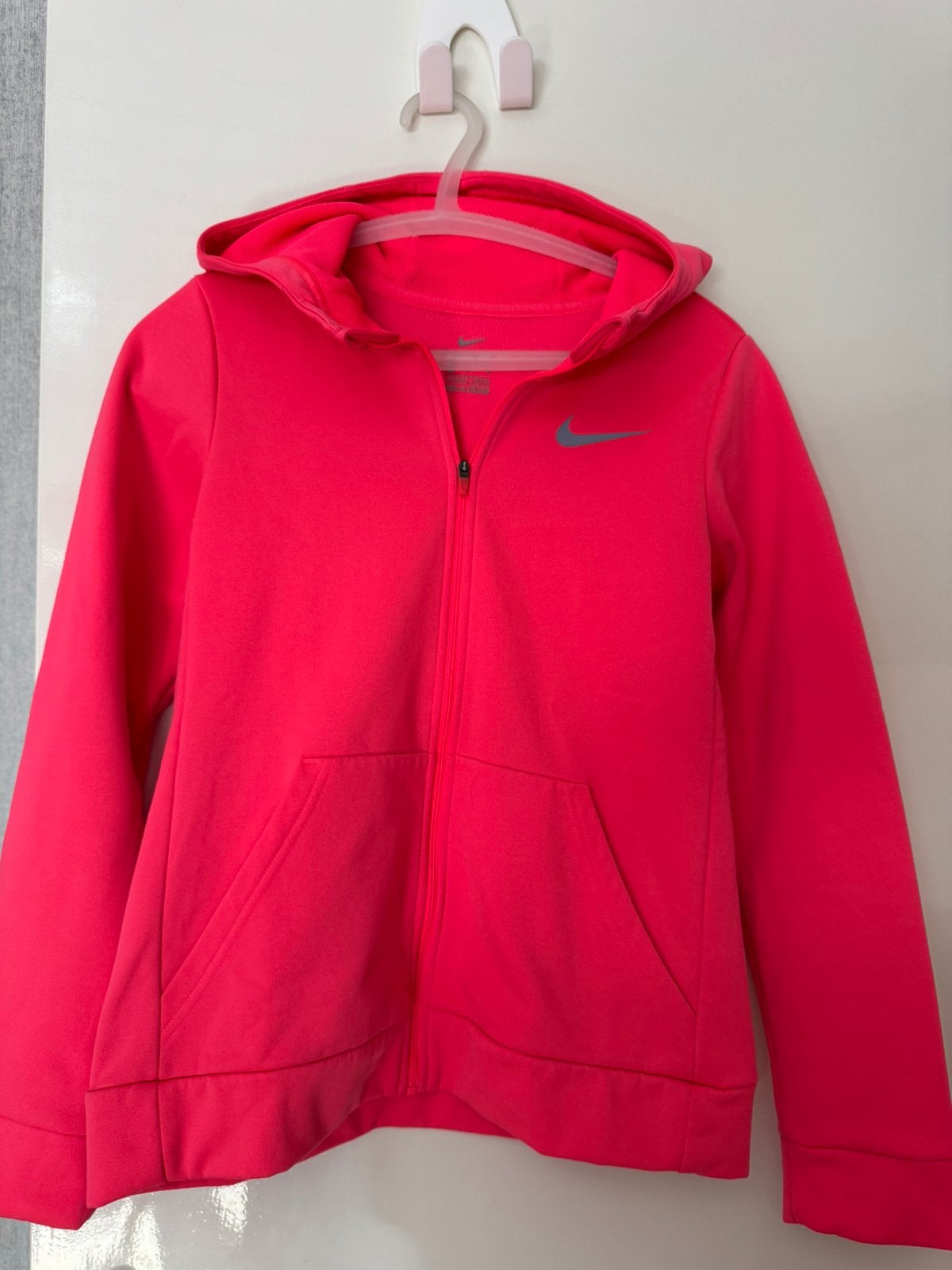 Nike Trainingsjack meisjes 146-158 / 10 jaar / kleur pink, Ophalen of Verzenden, Zo goed als nieuw, Meisje, Trui of Vest
