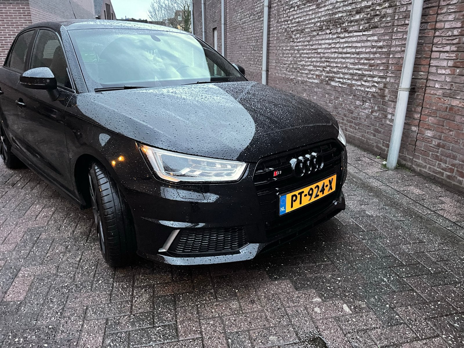 Audi S1 2.0 Tfsi 170KW Sportback Quattro 2016 Zwart, Auto's, 4 cilinders, 1984 cc, 4 stoelen, Zwart