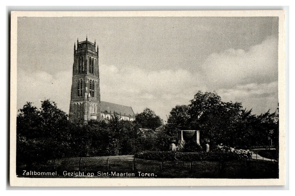 Zaltbommel, Gezicht op Sint-Maarten Toren. Opruimingskaart, Verzamelen, Ansichtkaarten | Nederland, Ophalen of Verzenden, 1940 tot 1960