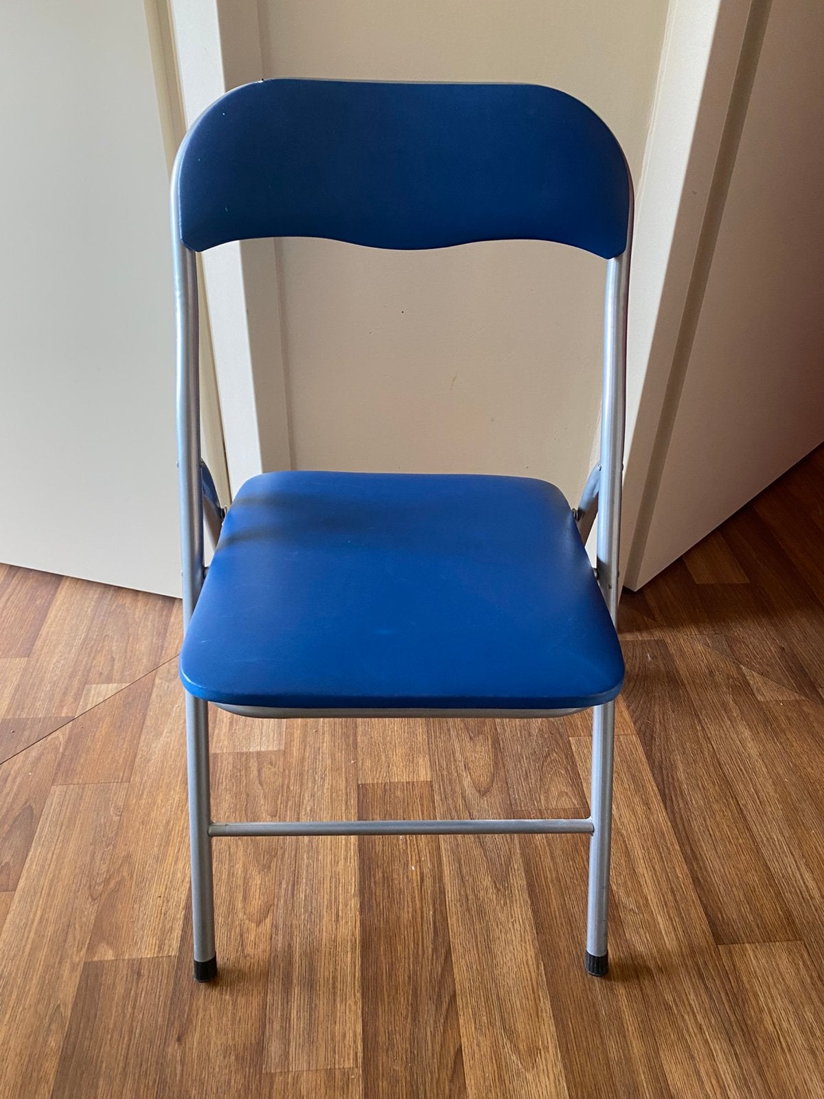 Gratis blauwe klapstoel, Huis en Inrichting, Stoelen, Ophalen, Gebruikt, Blauw, Eén