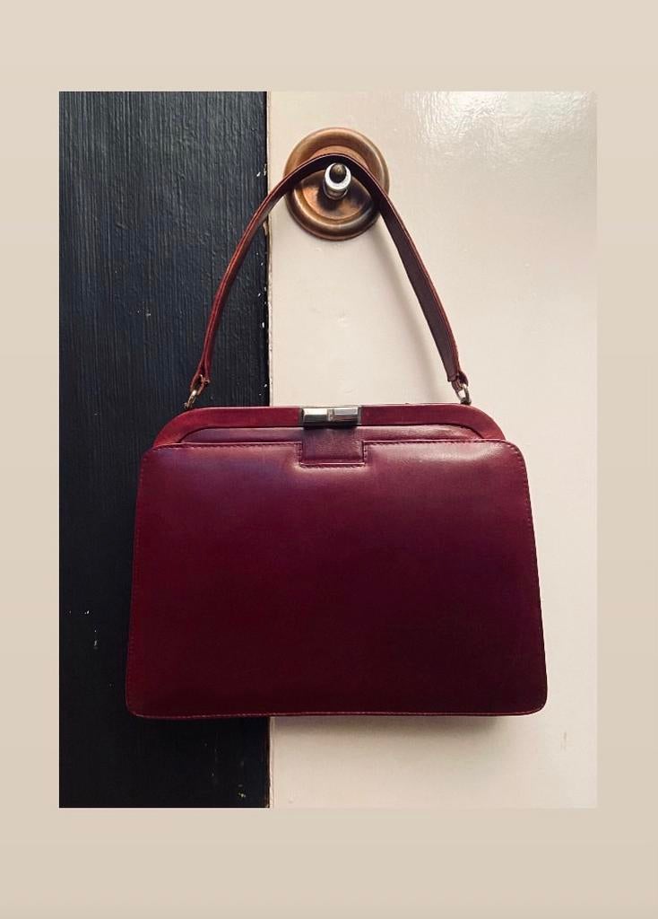 Vintage handtas leer donkerrood, Sieraden, Tassen en Uiterlijk, Tassen | Damestassen, Zo goed als nieuw, Handtas, Overige kleuren