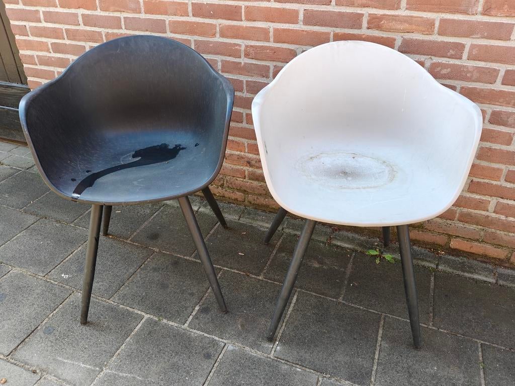 Twee kuipstoelen tuinstoelen Wehkamp - lichtgrijs en zwart, Huis en Inrichting, Stoelen, Kunststof, Gebruikt, Twee, Ophalen of Verzenden