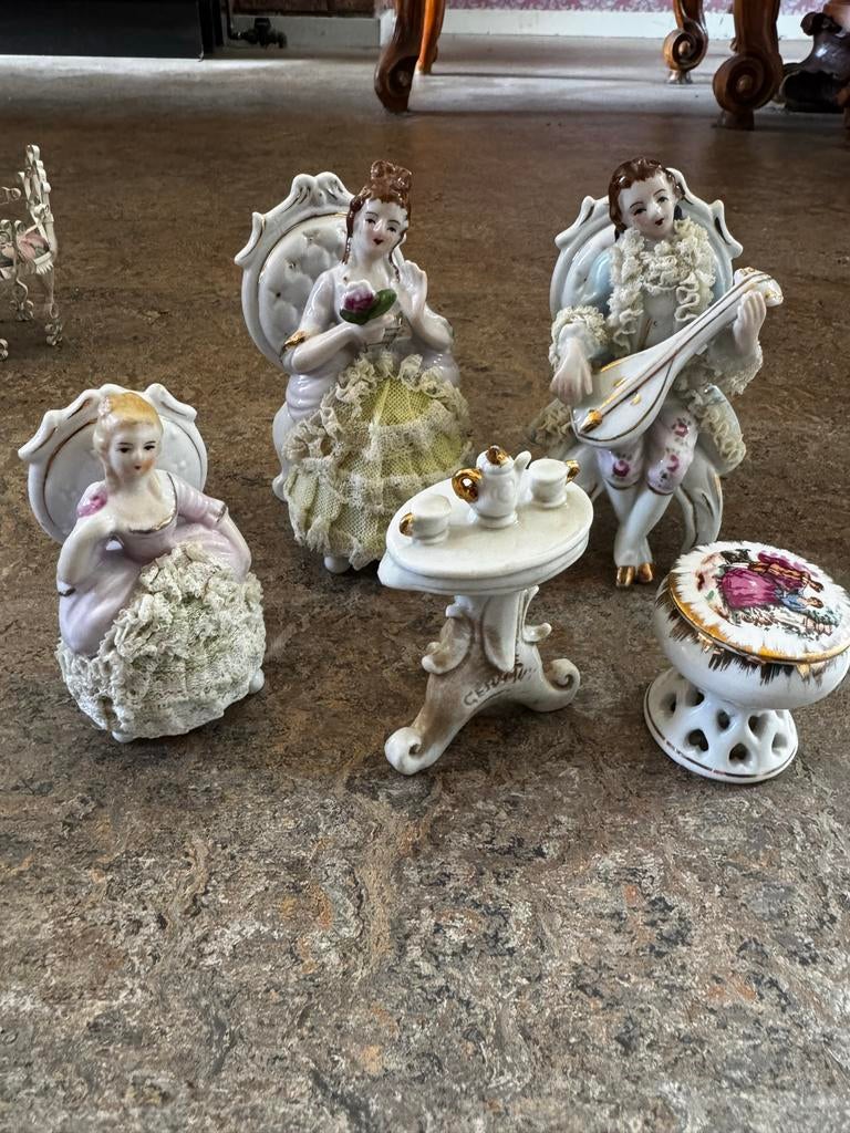 Antieke Porseleinen Beeldjes Set - Limoges Stijl, Antiek en Kunst, Ophalen