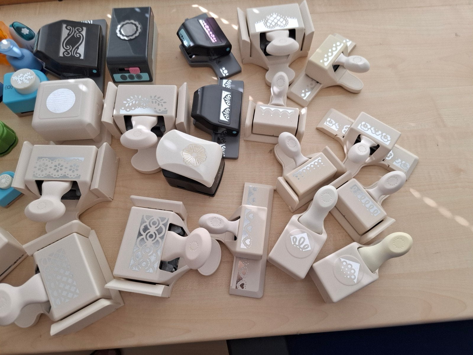 50 ponsen voor knutselen en papierbewerking, Gebruikt, Meerkleurig, Ophalen of Verzenden, Geschikt voor karton