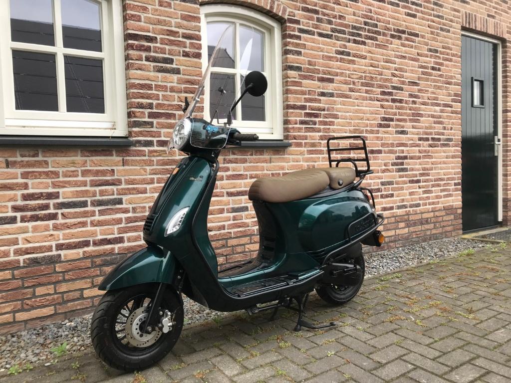 LA SOURIS SOURINI BJ 2022 BROM 45KM/U GTS TOSCANA RIVA VX50, Ophalen, Gebruikt, Maximaal 45 km/u, Benzine