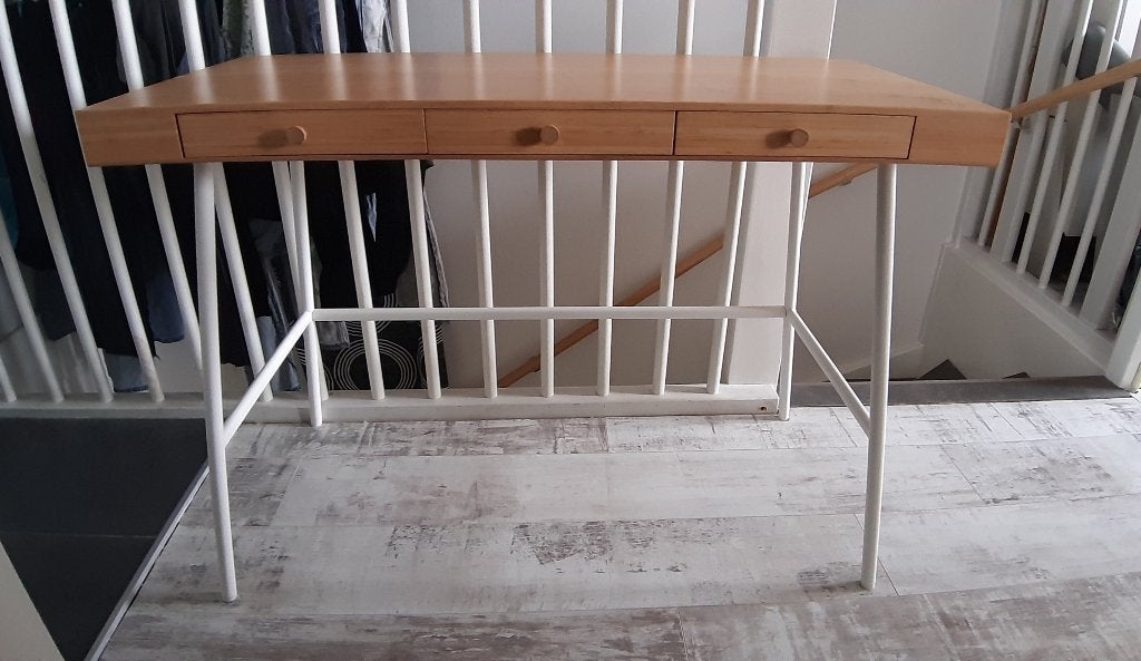 Ikea LILLASEN bureau, Huis en Inrichting, Bureaus, Zo goed als nieuw, Kinderbureau, IKEA, Scandinavisch, Hout, Beige, Demontabel