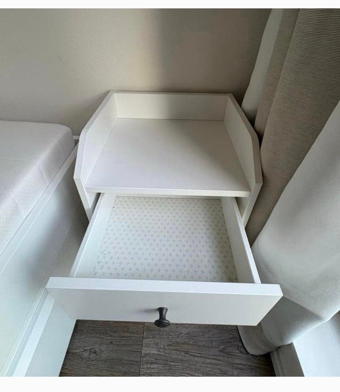 Ikea Hauga nachtkastje wit - 40x36 cm, Ophalen, Minder dan 45 cm, Zo goed als nieuw, Minder dan 55 cm