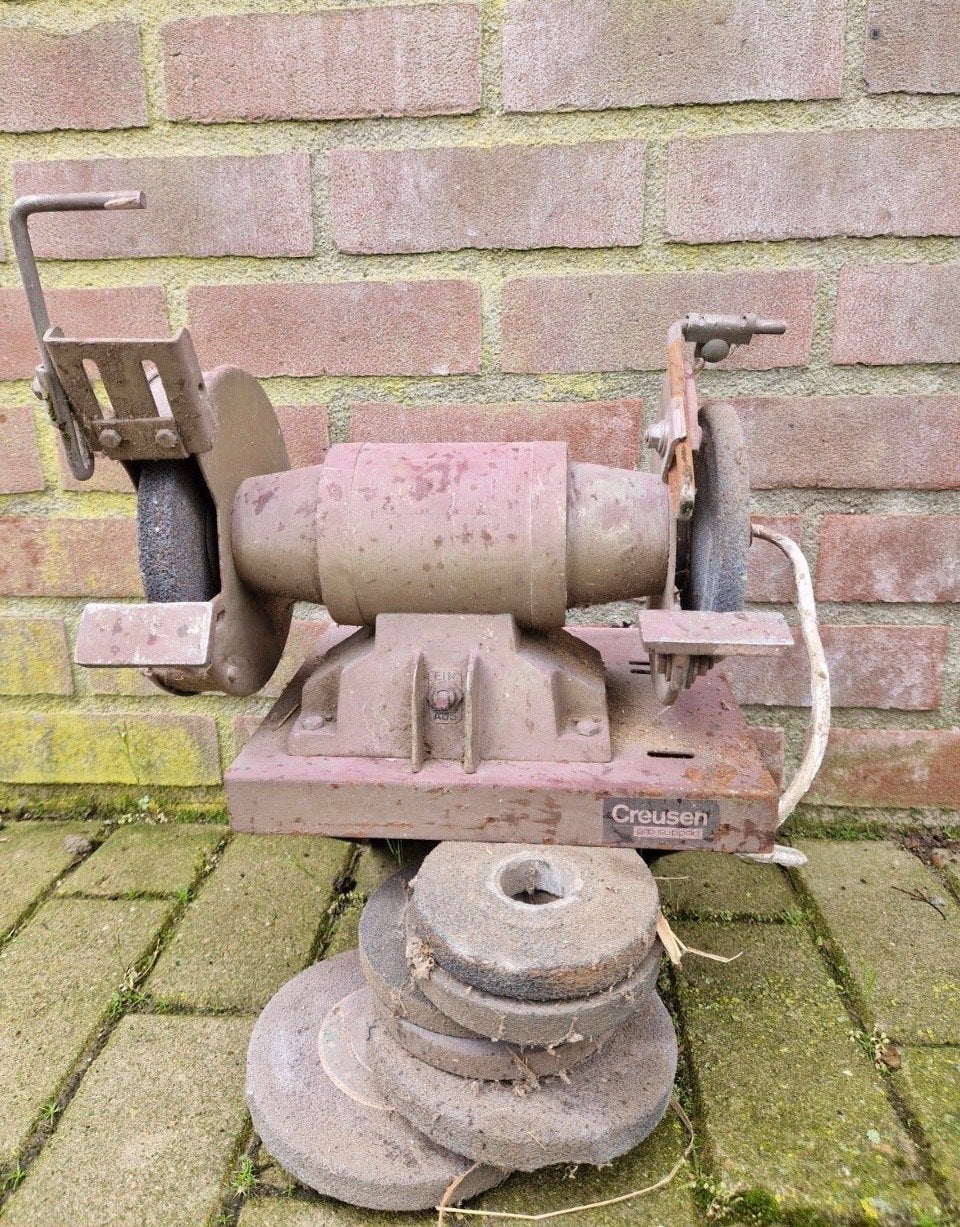 Robuuste Creusen slijpsteenmachine met slijpstenen, Doe-het-zelf en Verbouw, Gereedschap | Slijpmachines, Ophalen, Gebruikt, Werkbankslijpmachine