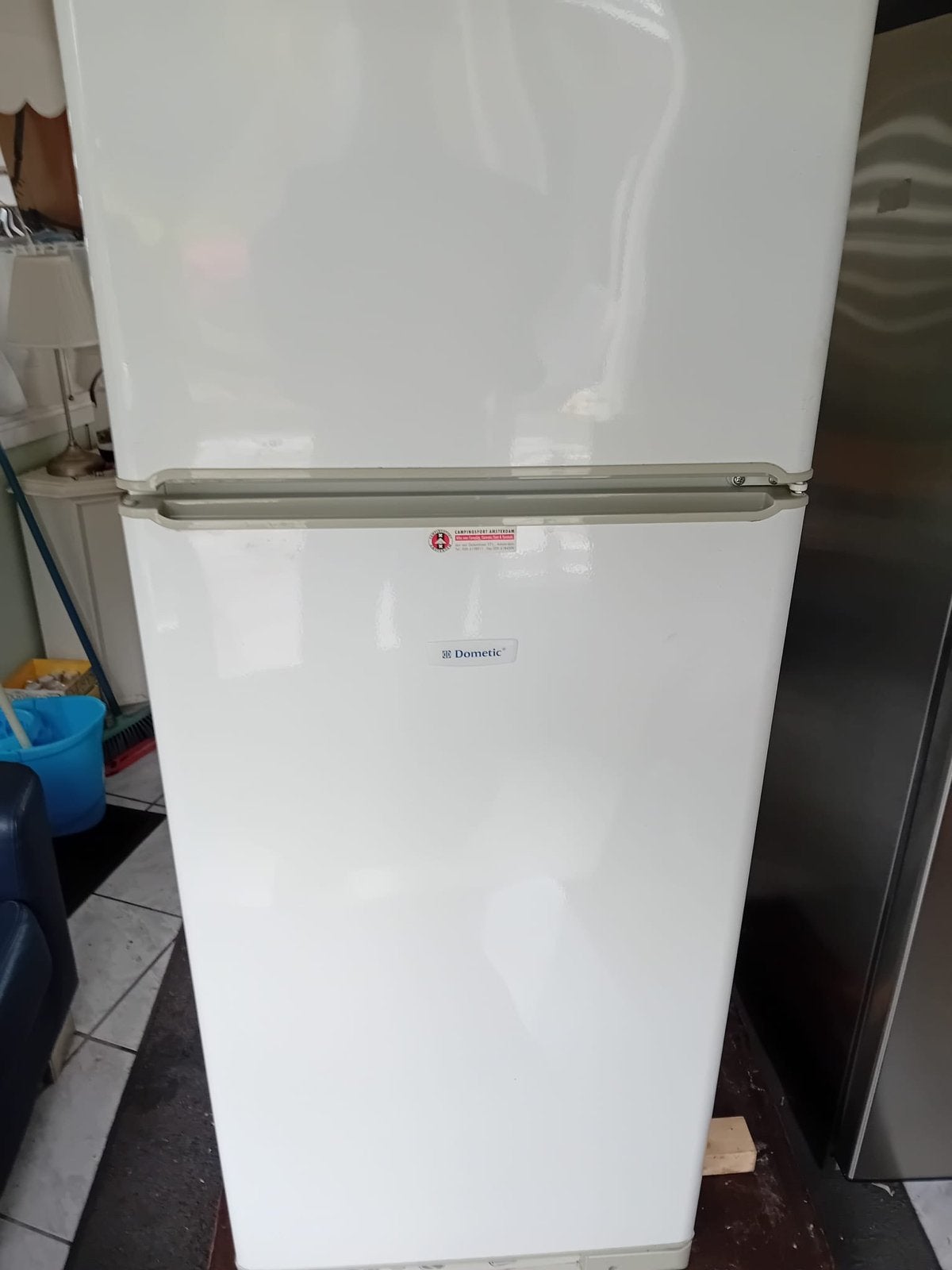 Dometic Koelvriescombinatie Gas/Elektrisch RGE-400, Witgoed en Apparatuur, Gebruikt, 120 tot 140 cm, 100 tot 150 liter, Met aparte vriezer