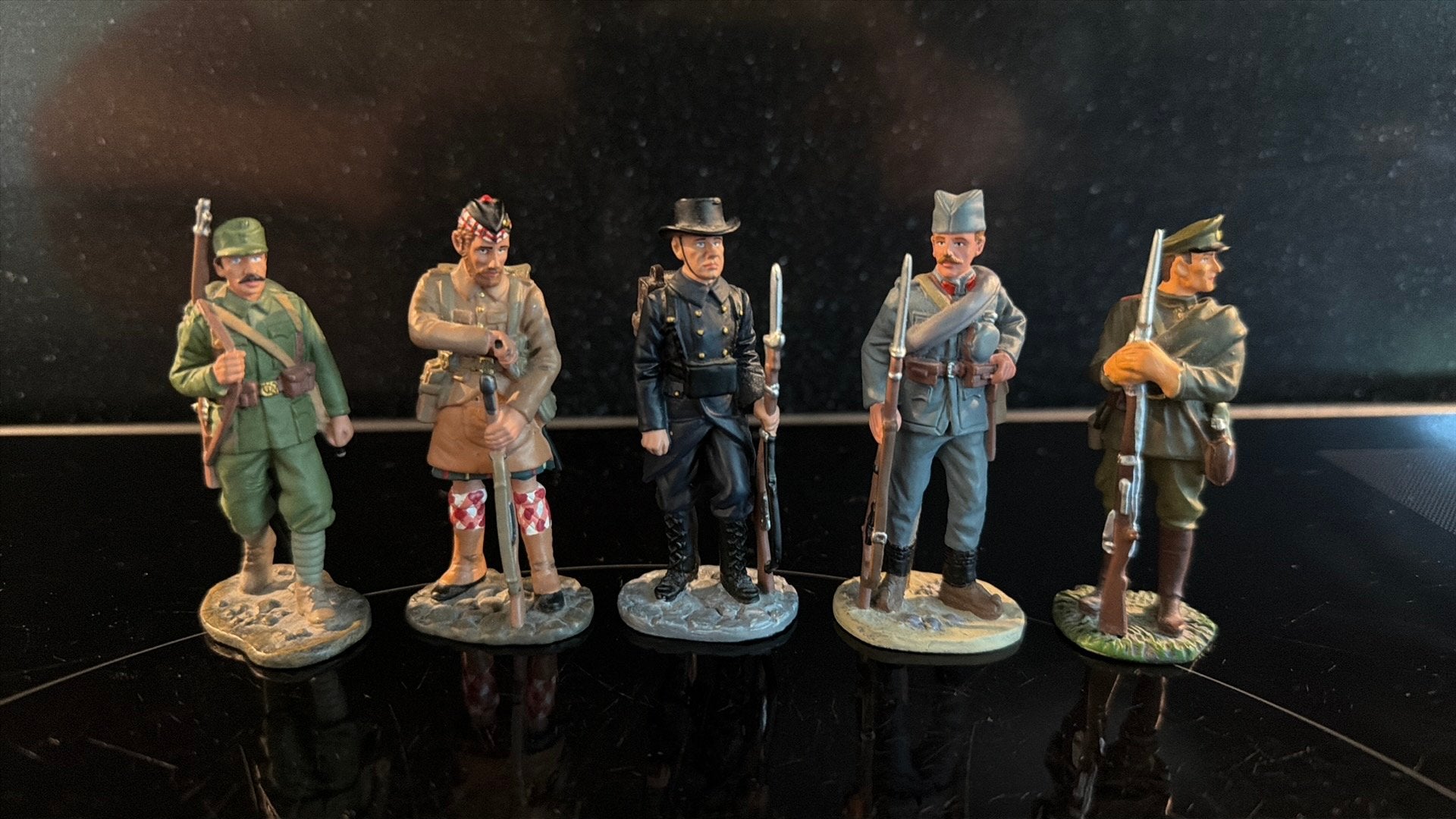 Soldaten W01: Van over de hele wereld, Ophalen of Verzenden, Zo goed als nieuw