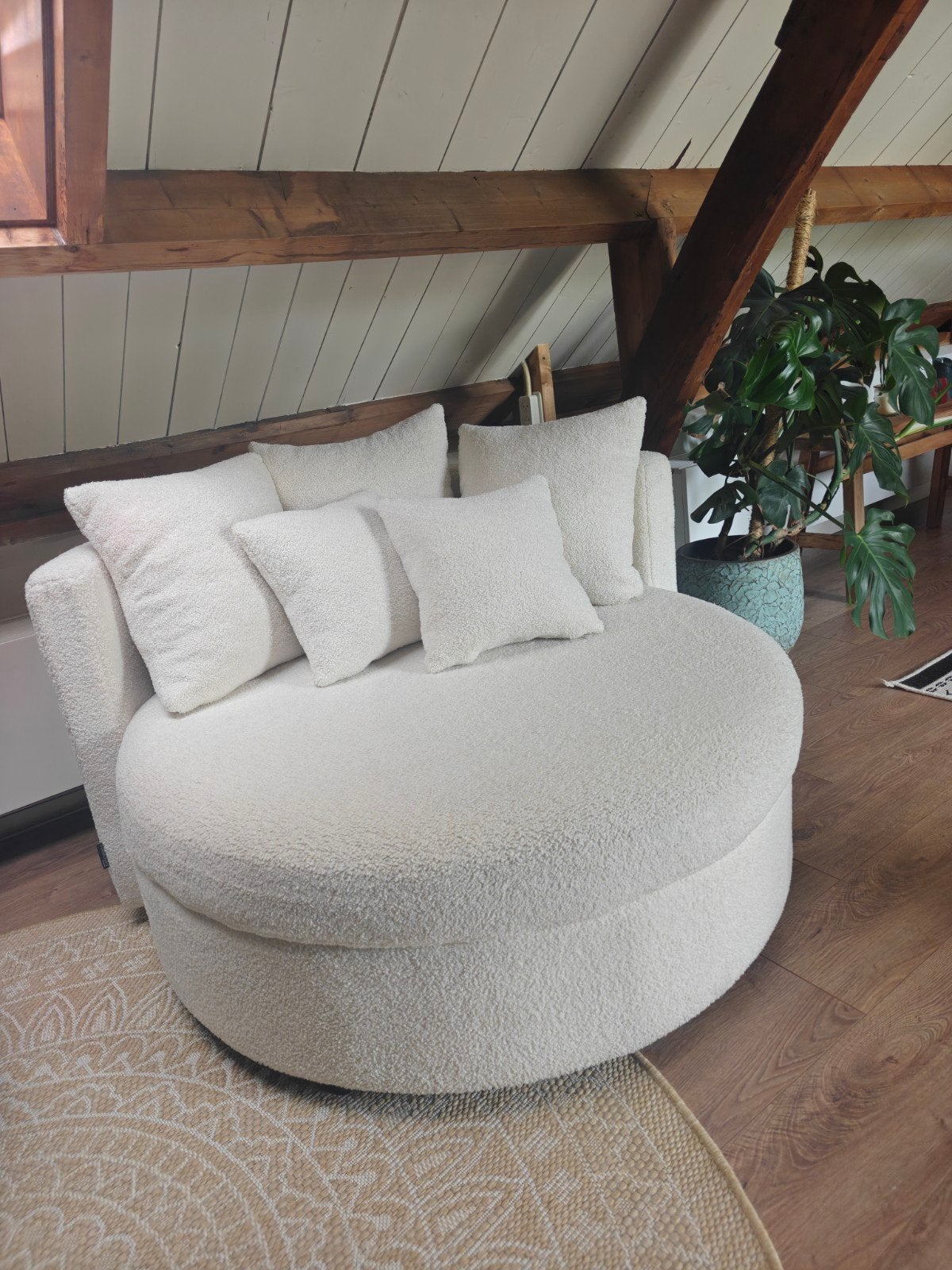 XL Ronde Fauteuil / Loveseat - Teddy Bouclé Stof Wit/Crème, Ophalen, 100 tot 125 cm, Tweepersoons, Zo goed als nieuw