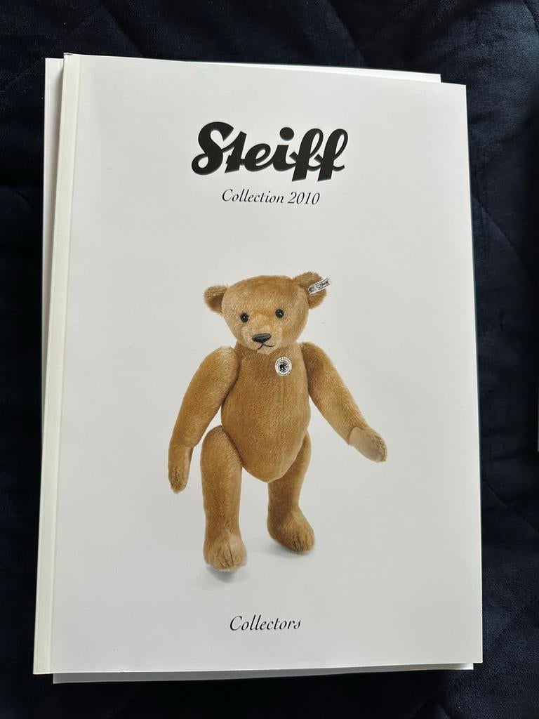Steiff catalogus 4x - Collectie 2009 & 2010, Verzenden, Zo goed als nieuw, Catalogus