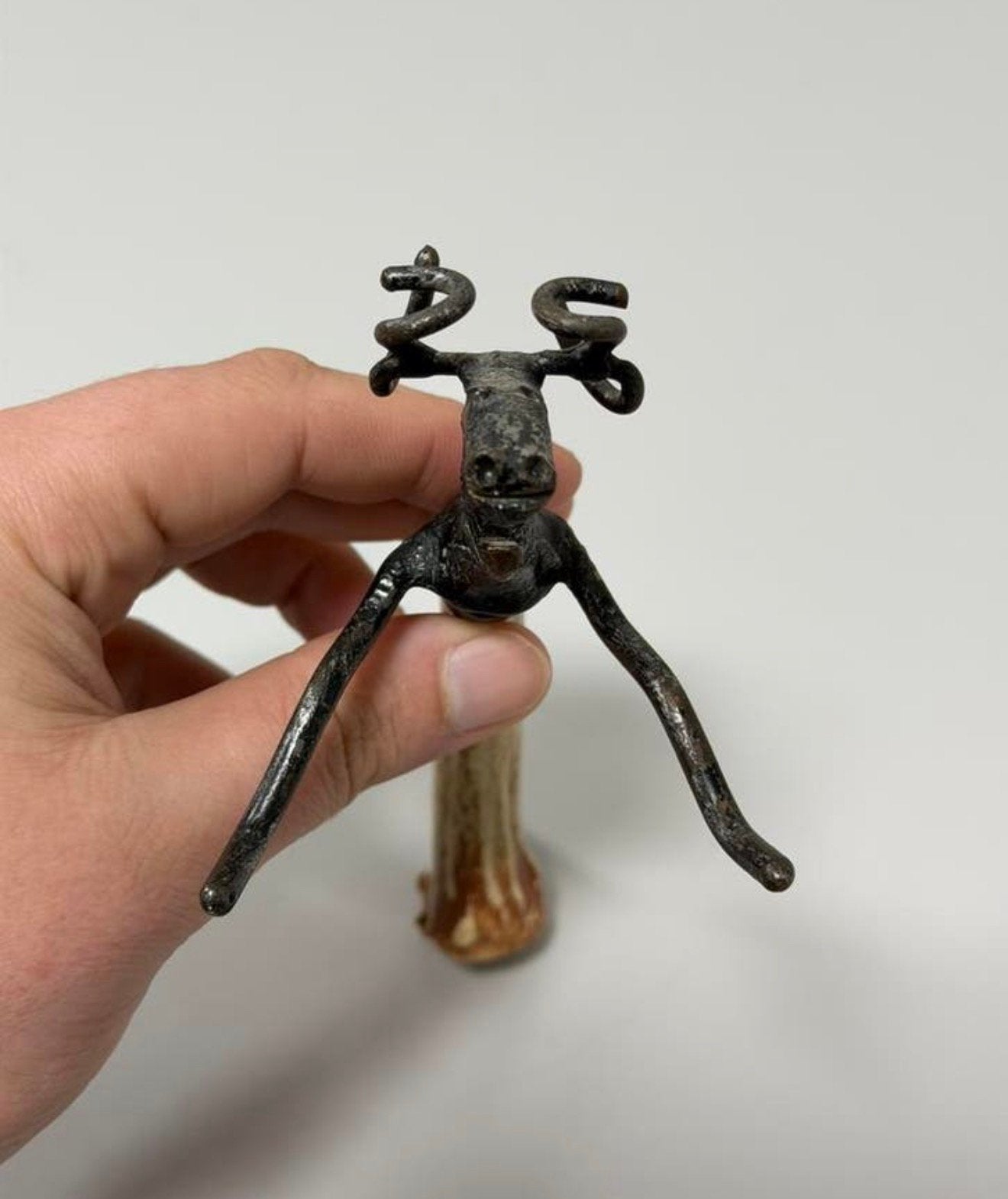 Antiek Vintage Rendier Flesopener Gewei Metaal 1930 opener, Ophalen of Verzenden, Zo goed als nieuw, Hert, Gewei of Kop