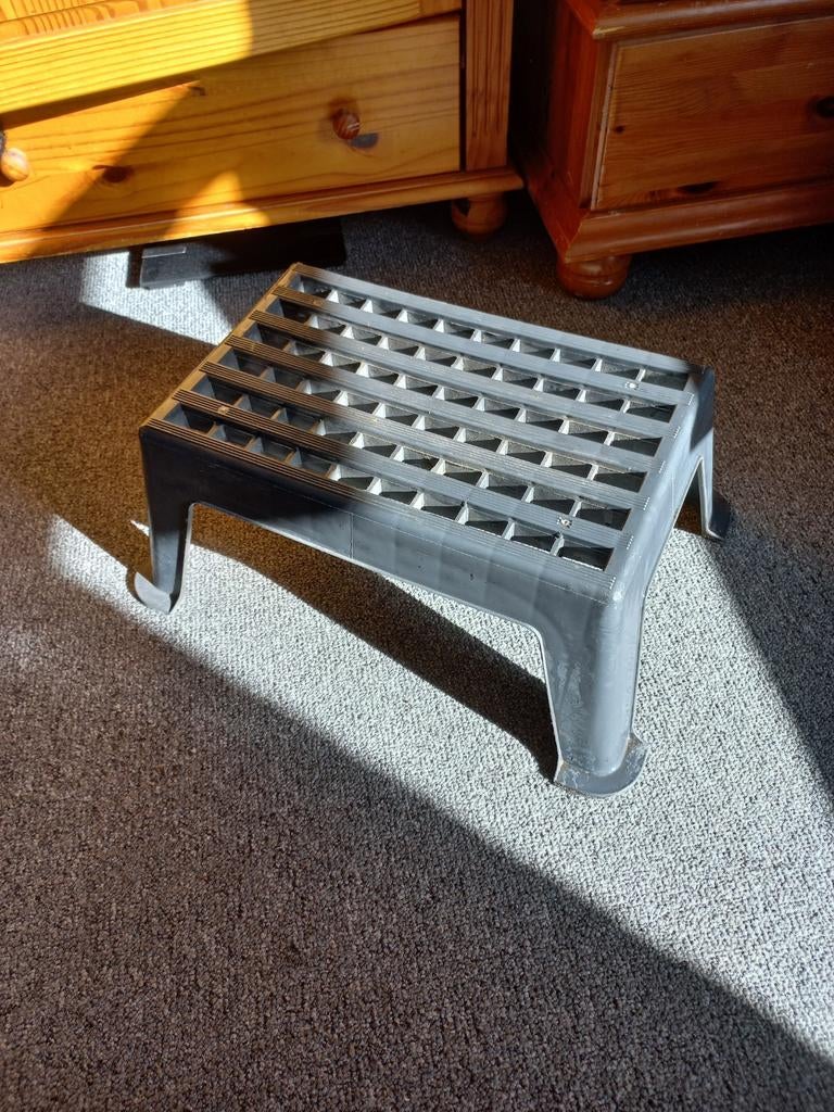 Opstapje caravan kunststof br.56cm opstap 24cm, Caravans en Kamperen, Ophalen, Gebruikt