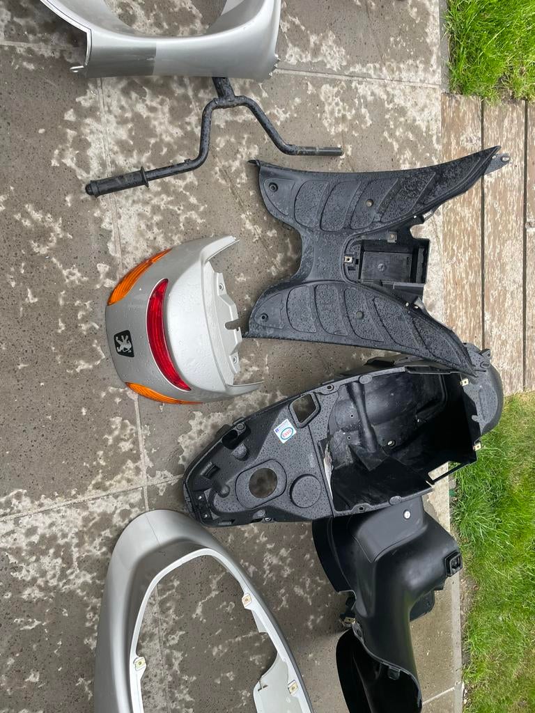 Kappenset Peugeot Elyseo 100cc met koplamp en buddyseat, Ophalen of Verzenden, Gebruikt, Kap, Peugeot