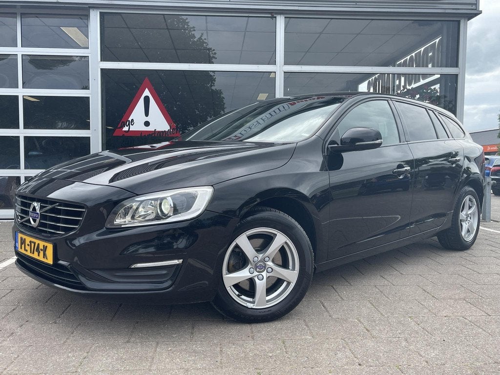Volvo V60 2.0 D2 Polar+ Dynamic /Automaat/Cruise/Clima/Leder, Auto's, Volvo, Gebruikt, 4 cilinders, Zwart, Autotrust
