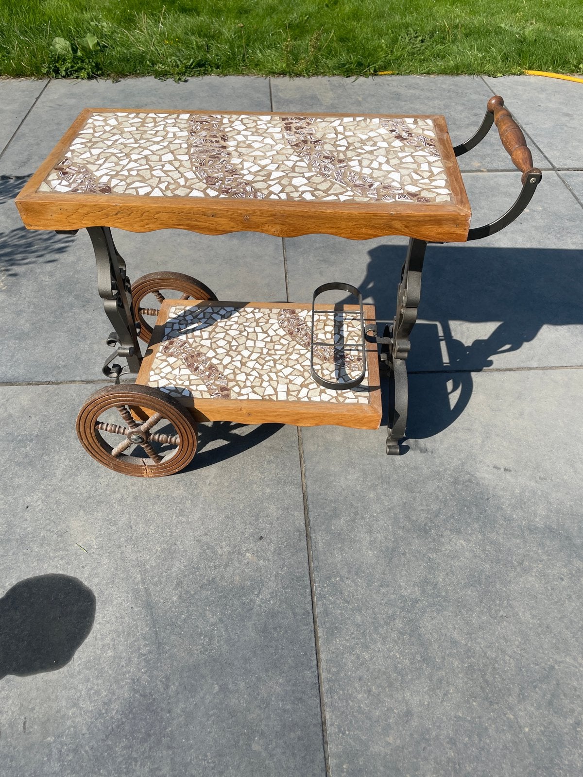 Vintage serveerwagen met mozaïek blad, Ophalen