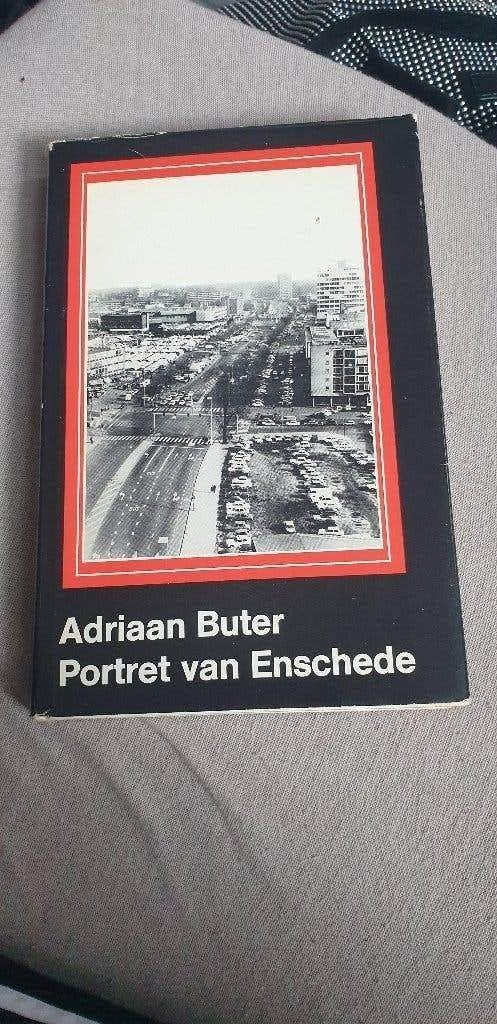 Te koop boek Adriaan Buter  , portret van enschede, Ophalen of Verzenden, Gelezen