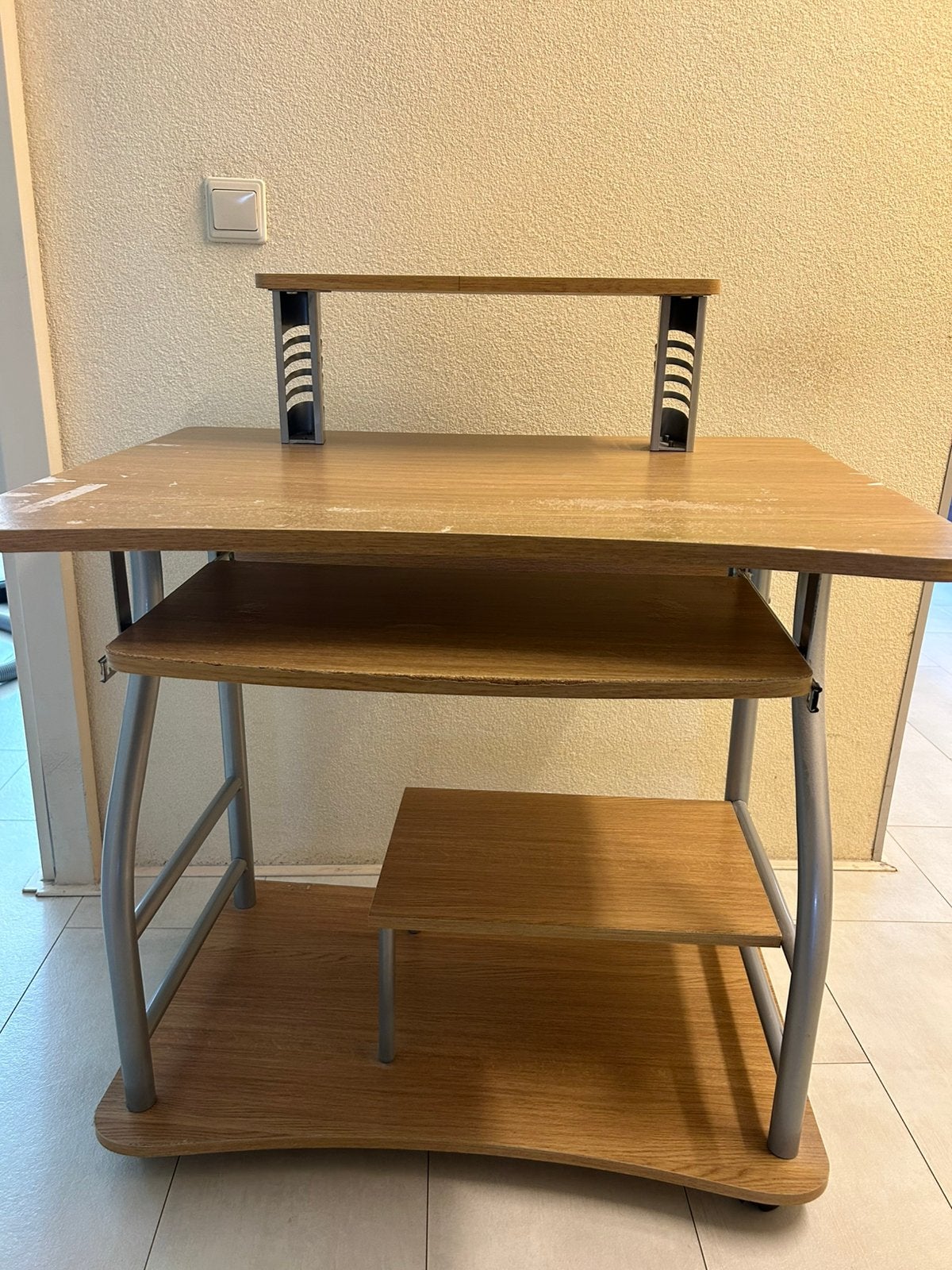 Houten computertafel GRATIS, Ophalen of Verzenden, Zo goed als nieuw