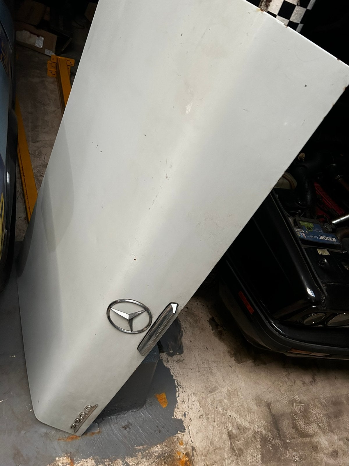 Mercedes W115 W114 portier deuren ruiten achterklep motorkap, Ophalen, Voor, Motorkap
