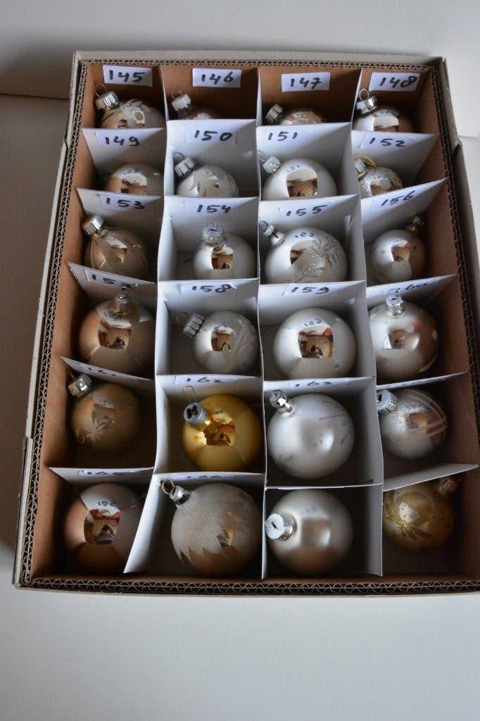 Kerstballen zilver Doos 7, Diversen, Ophalen of Verzenden, Zo goed als nieuw
