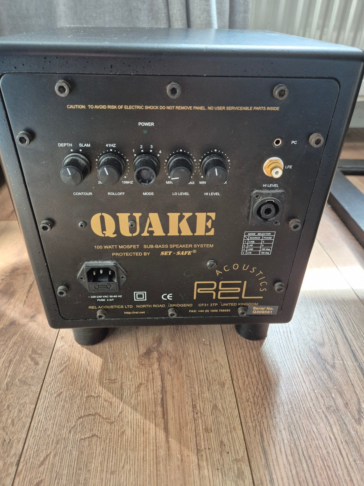 Quake sub woofer, Gebruikt, Subwoofer, 60 tot 120 watt, Geschikt voor surround/home cinema