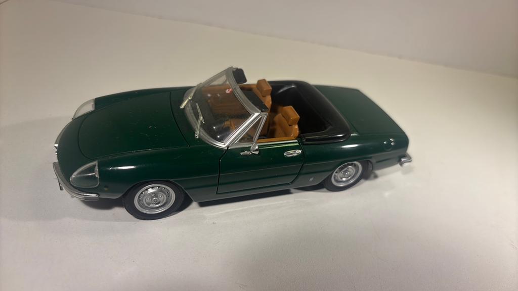 Alfa romeo 2000 spder 1971 metro 1.24, Hobby en Vrije tijd, Modelauto's | 1:24, Overige merken, Ophalen of Verzenden, A, A